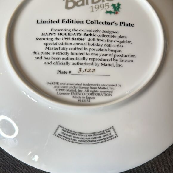 Vintage Happy Holiday Barbie Plate 1995 Limited Edition Collectors Plate #3122 - Picture 4 of 9